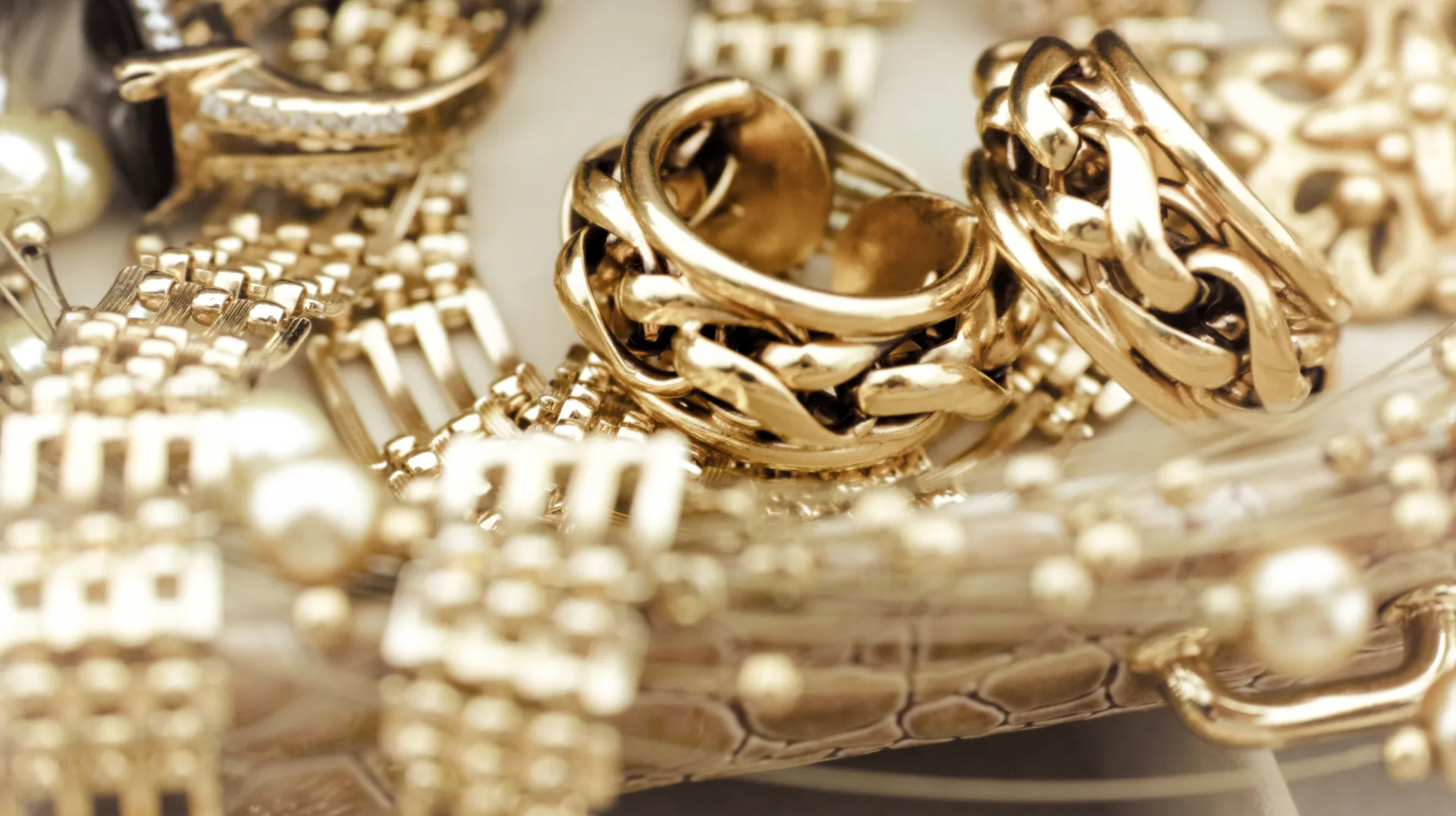 gold jewellery